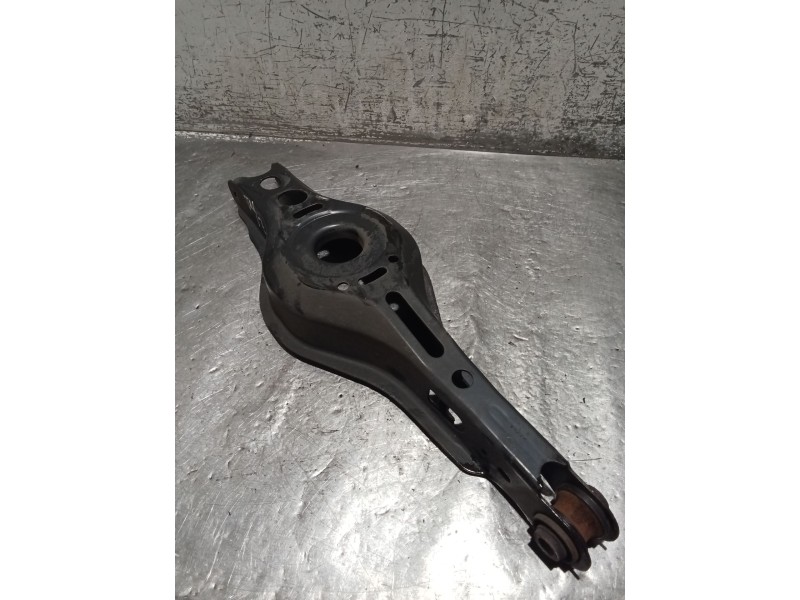 Recambio de brazo suspension inferior trasero izquierdo para toyota c-hr (_x1_) 1.8 hybrid (zyx10_, zyx11_) referencia OEM IAM  