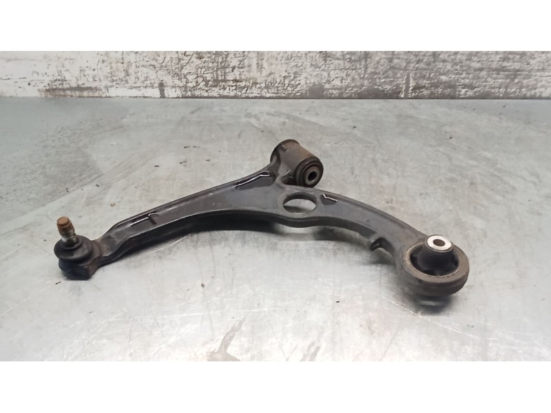 Recambio de brazo suspension inferior delantero izquierdo para fiat stilo (192_) 1.4 16v (192axh1b, 192bxh1b) referencia OEM IAM