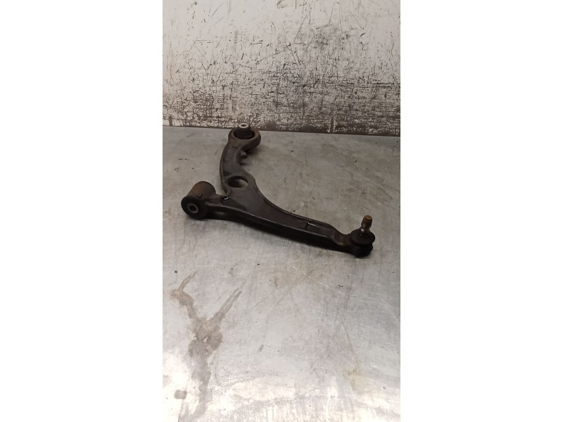 Recambio de brazo suspension inferior delantero izquierdo para fiat stilo (192_) 1.4 16v (192axh1b, 192bxh1b) referencia OEM IAM