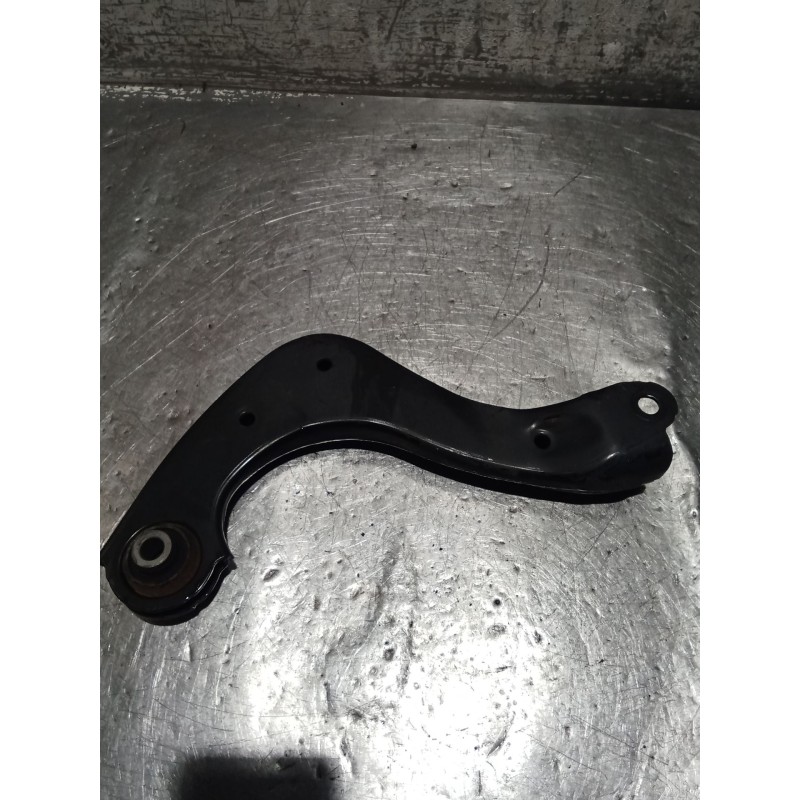 Recambio de brazo suspension superior trasero derecho para toyota c-hr (_x1_) 1.8 hybrid (zyx10_, zyx11_) referencia OEM IAM 672