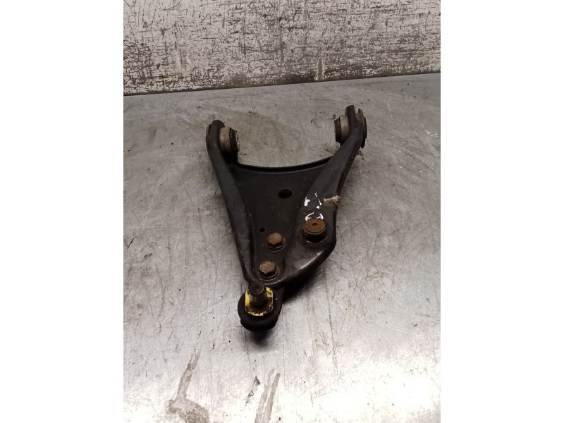 Recambio de brazo suspension inferior delantero izquierdo para renault twingo ii (cn0_) 1.2 (cn0d) referencia OEM IAM   07