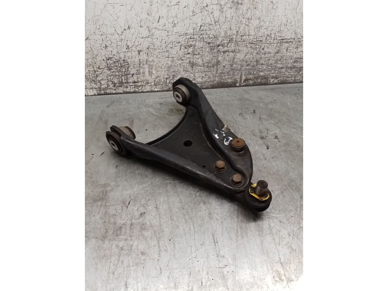 Recambio de brazo suspension inferior delantero izquierdo para renault twingo ii (cn0_) 1.2 (cn0d) referencia OEM IAM   07
