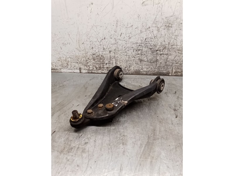 Recambio de brazo suspension inferior delantero izquierdo para renault twingo ii (cn0_) 1.2 (cn0d) referencia OEM IAM   07