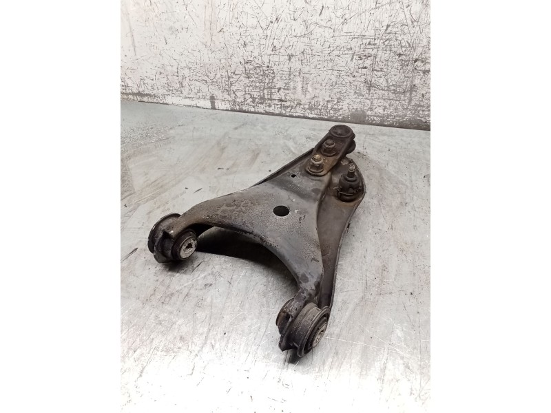 Recambio de brazo suspension inferior delantero izquierdo para renault twingo ii (cn0_) 1.2 (cn0d) referencia OEM IAM   07