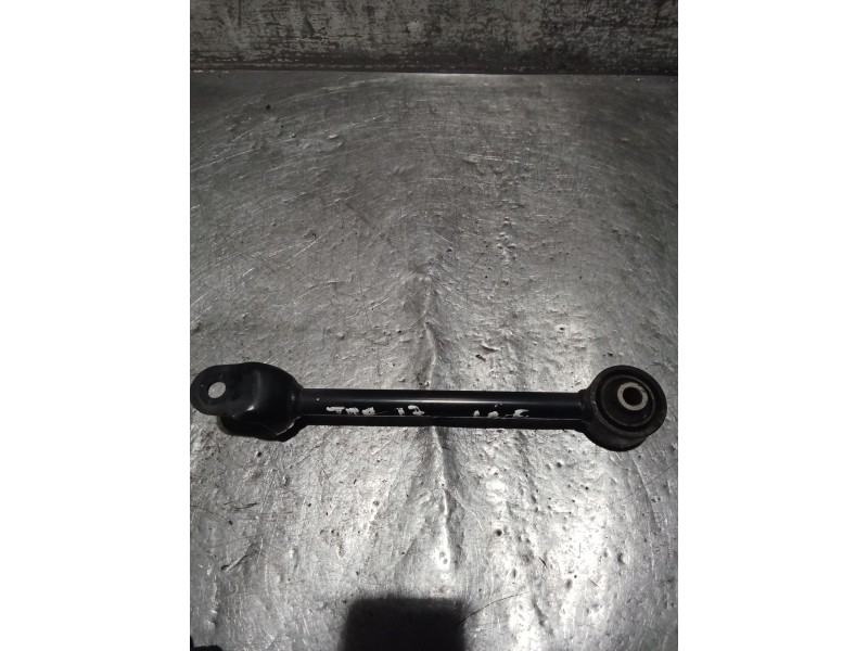 Recambio de brazo suspension inferior trasero izquierdo para toyota c-hr (_x1_) 1.8 hybrid (zyx10_, zyx11_) referencia OEM IAM  