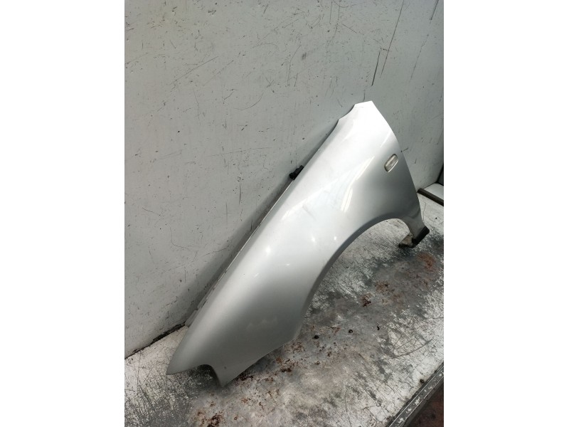 Recambio de aleta delantera izquierda para audi a3 (8l1) 1.6 referencia OEM IAM   2000