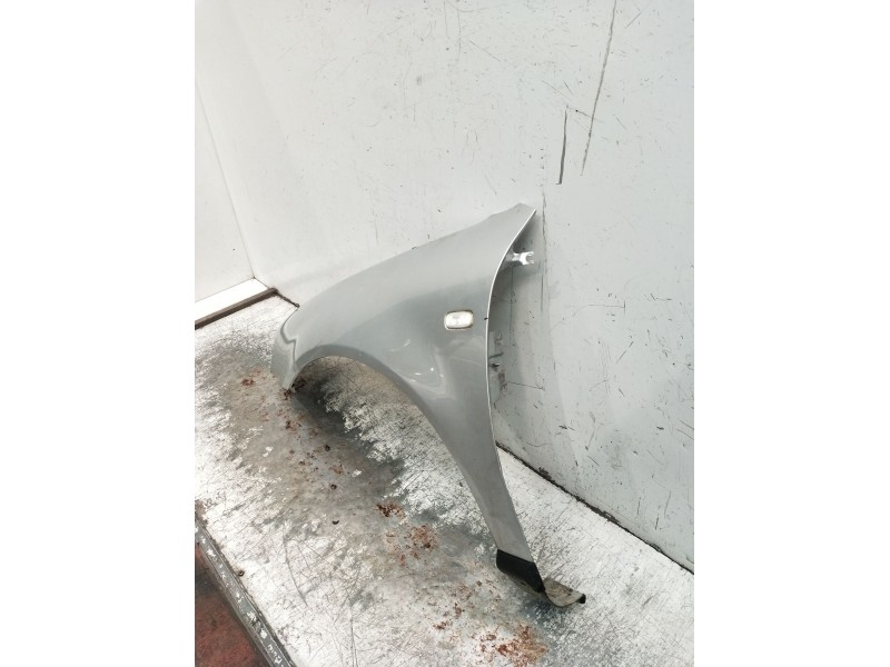 Recambio de aleta delantera izquierda para audi a3 (8l1) 1.6 referencia OEM IAM   2000