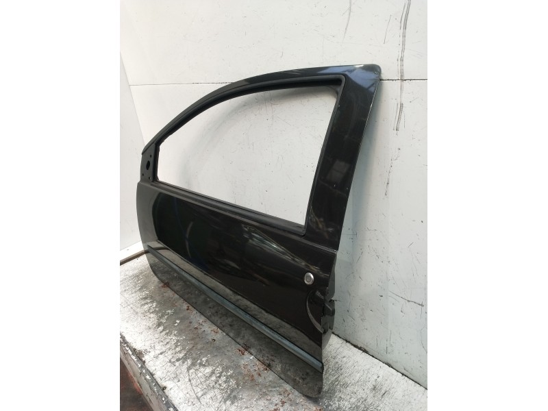 Recambio de puerta delantera izquierda para renault twingo ii (cn0_) 1.2 (cn0d) referencia OEM IAM  3P 2007