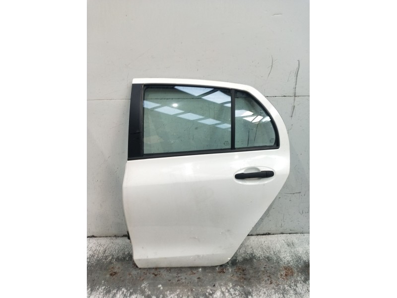 Recambio de puerta trasera izquierda para toyota yaris (_p9_) 1.0 vvt-i (ksp90_) referencia OEM IAM  5P 