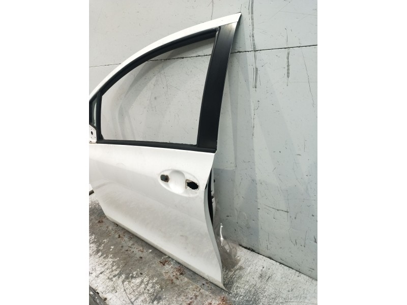 Recambio de puerta delantera izquierda para toyota yaris (_p9_) 1.0 vvt-i (ksp90_) referencia OEM IAM  5P 