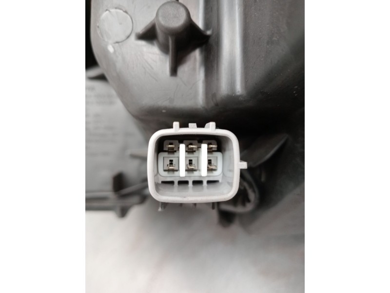 Recambio de faro derecho para toyota c-hr (_x1_) 1.8 hybrid (zyx10_, zyx11_) referencia OEM IAM 16186F 81110F403000 OJO VER FOTO