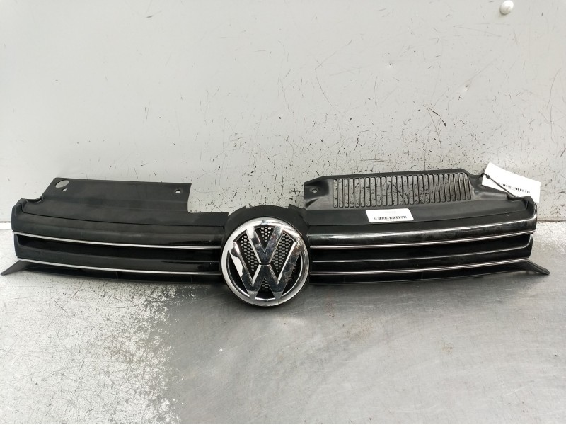 Recambio de rejilla delantera para volkswagen golf vi (5k1) 1.6 tdi referencia OEM IAM   