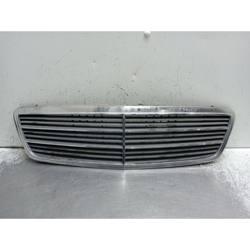 Recambio de rejilla delantera para mercedes-benz clase c (w203) c 220 cdi (203.006) referencia OEM IAM   2000