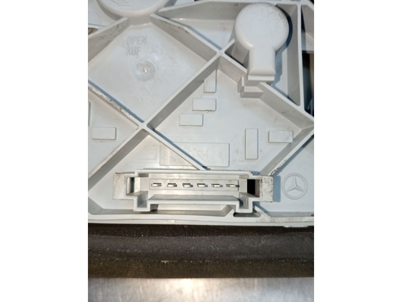 Recambio de piloto trasero derecho para mercedes-benz clase c (w203) c 220 cdi (203.006) referencia OEM IAM   2000