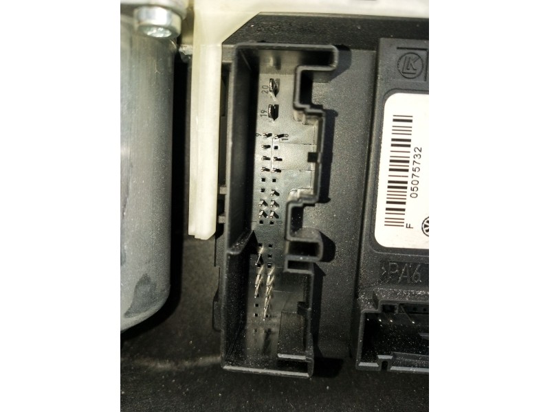 Recambio de elevalunas delantero derecho para volkswagen golf vi (5k1) 1.6 tdi referencia OEM IAM 5K1837730T 5P 5K0837462D 2009