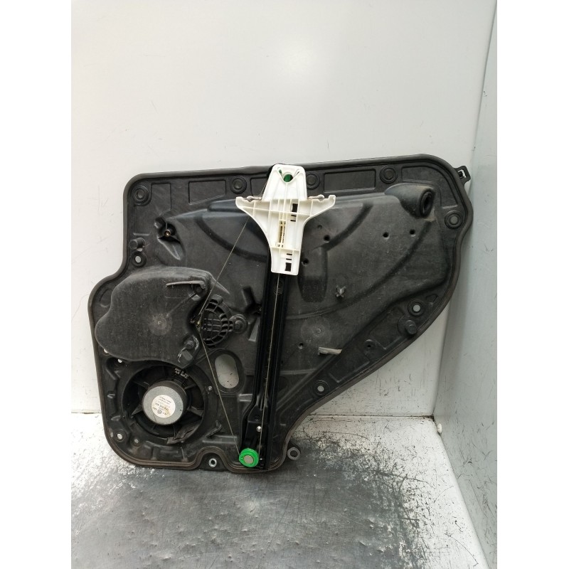 Recambio de elevalunas trasero izquierdo para volkswagen golf vi (5k1) 1.6 tdi referencia OEM IAM 5K4839729J 5P 2009