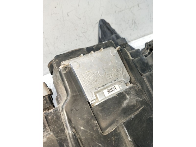Recambio de faro derecho para renault laguna iii (bt0/1) 1.5 dci (bt00, bt0a, bt0t, bt1j) referencia OEM IAM 260105823R 89905212