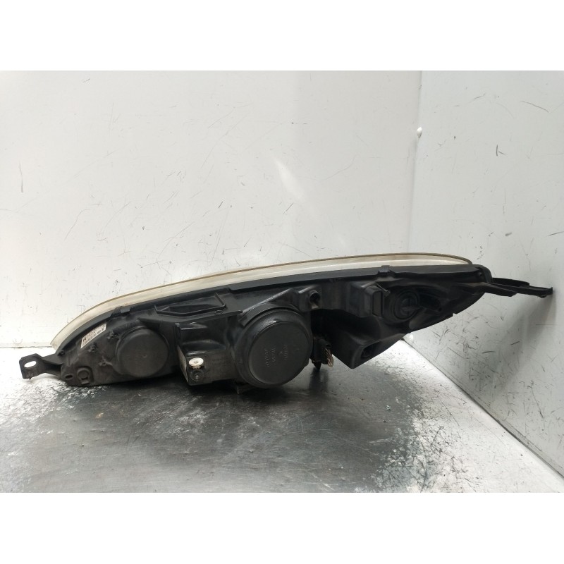 Recambio de faro derecho para peugeot 407 (6d_) 2.0 hdi 135 (6drhrh, 6drhre, 6drhrg, 6drhrj) referencia OEM IAM 0301213272 13073