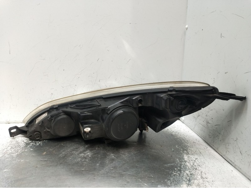 Recambio de faro derecho para peugeot 407 (6d_) 2.0 hdi 135 (6drhrh, 6drhre, 6drhrg, 6drhrj) referencia OEM IAM 0301213272 13073