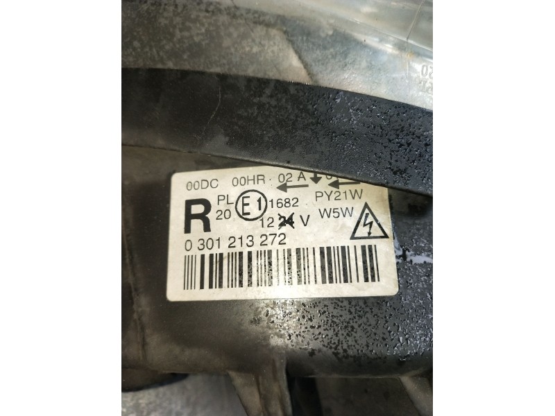 Recambio de faro derecho para peugeot 407 (6d_) 2.0 hdi 135 (6drhrh, 6drhre, 6drhrg, 6drhrj) referencia OEM IAM 0301213272 13073