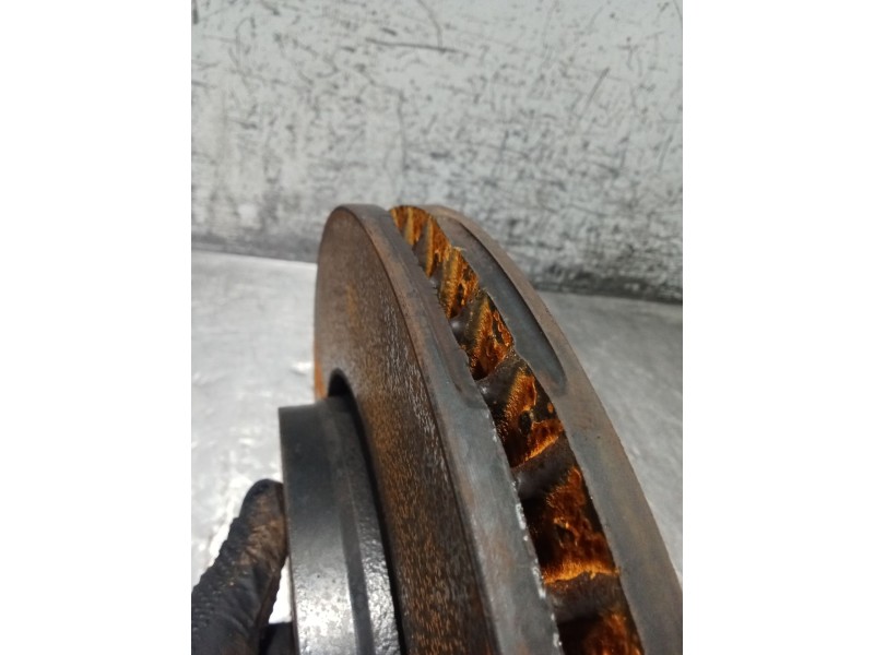 Recambio de disco freno delantero para toyota c-hr (_x1_) 1.8 hybrid (zyx10_, zyx11_) referencia OEM IAM   16