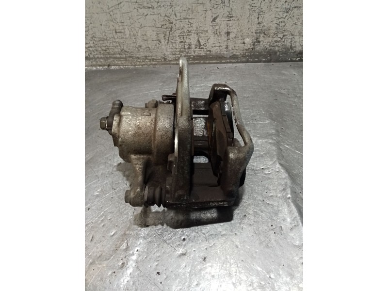 Recambio de pinza freno delantera derecha para toyota c-hr (_x1_) 1.8 hybrid (zyx10_, zyx11_) referencia OEM IAM   16