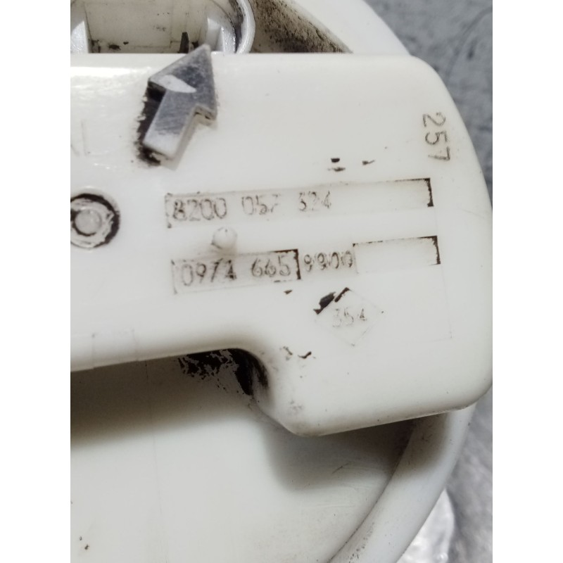 Recambio de bomba combustible para renault clio ii (bb_, cb_) 1.4 16v (b/cb0p, bb13) referencia OEM IAM 8200057574 0916659900 01