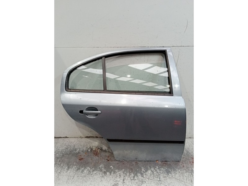 Recambio de puerta trasera derecha para skoda octavia i (1u2) 1.6 referencia OEM IAM   4P