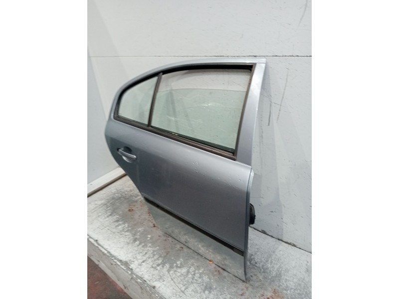 Recambio de puerta trasera derecha para skoda octavia i (1u2) 1.6 referencia OEM IAM   4P