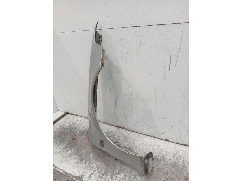 Recambio de aleta delantera derecha para volvo v40 station wagon (645) 1.9 di referencia OEM IAM   2000