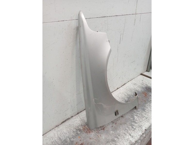 Recambio de aleta delantera derecha para volvo v40 station wagon (645) 1.9 di referencia OEM IAM   2000