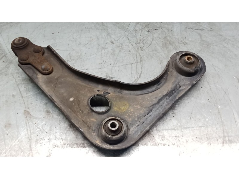 Recambio de brazo suspension inferior delantero izquierdo para ford ka (rb_) 1.3 i referencia OEM IAM 97KB3051EB  96