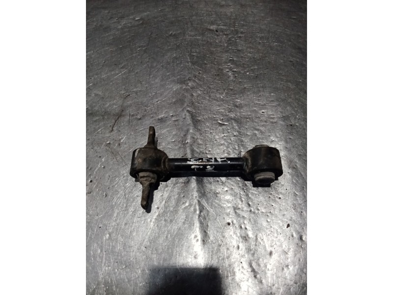 Recambio de brazo suspension inferior trasero izquierdo para volvo v40 station wagon (645) 1.9 di referencia OEM IAM   00