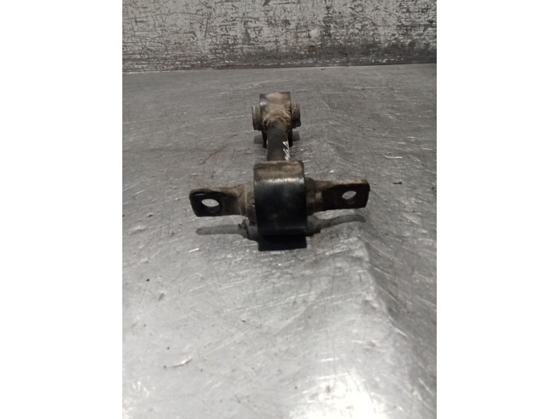 Recambio de brazo suspension inferior trasero izquierdo para volvo v40 station wagon (645) 1.9 di referencia OEM IAM   00