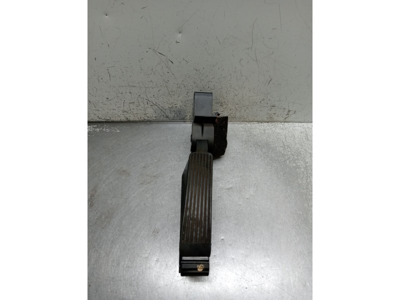 Recambio de potenciometro pedal para mercedes-benz clase c (w203) c 220 cdi (203.006) referencia OEM IAM A2033000104  2000
