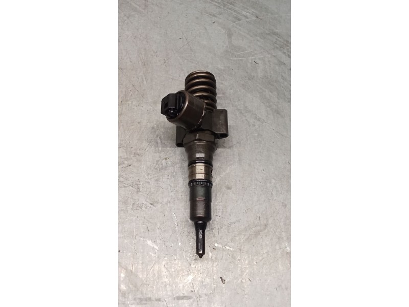 Recambio de inyector para audi a4 b7 (8ec) 2.0 tdi 16v referencia OEM IAM 0414720404 03G130073G BOSCH