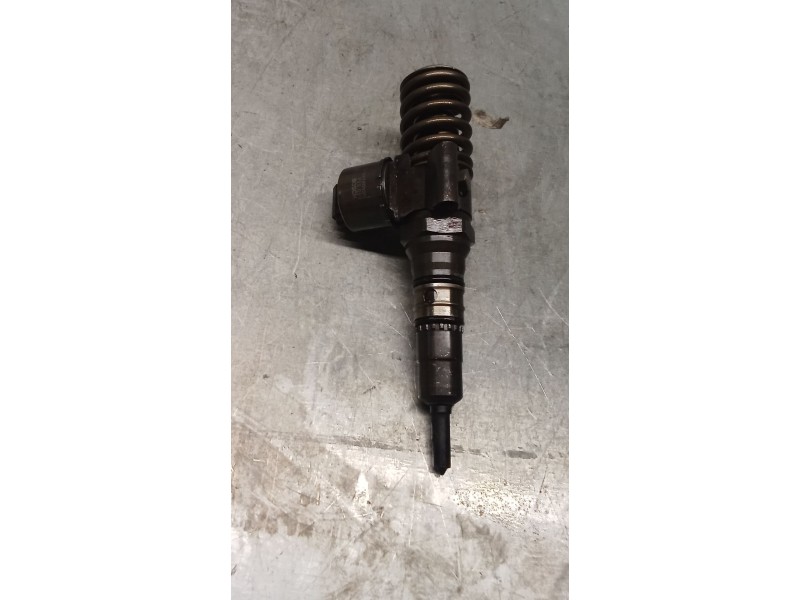 Recambio de inyector para audi a4 b7 (8ec) 2.0 tdi 16v referencia OEM IAM 0414720404 03G130073G BOSCH