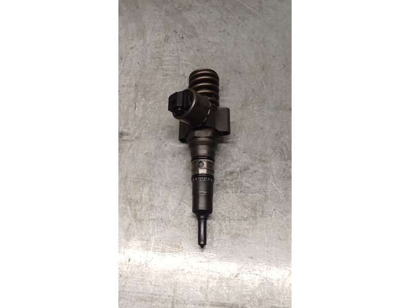 Recambio de inyector para audi a4 b7 (8ec) 2.0 tdi 16v referencia OEM IAM 0414720404 03G130073G BOSCH