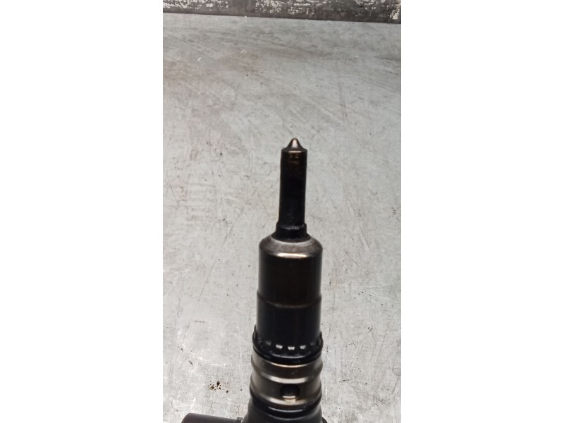 Recambio de inyector para audi a4 b7 (8ec) 2.0 tdi 16v referencia OEM IAM 0414720404 03G130073G BOSCH