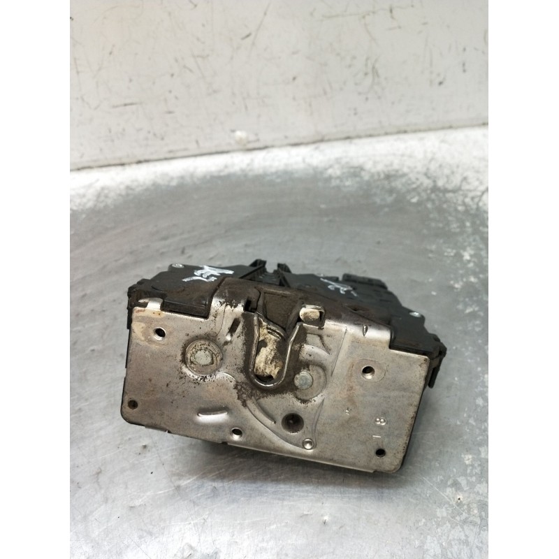 Recambio de motor cierre centralizado delantero derecho para opel corsa d color edition referencia OEM IAM 13258274 3P 2011