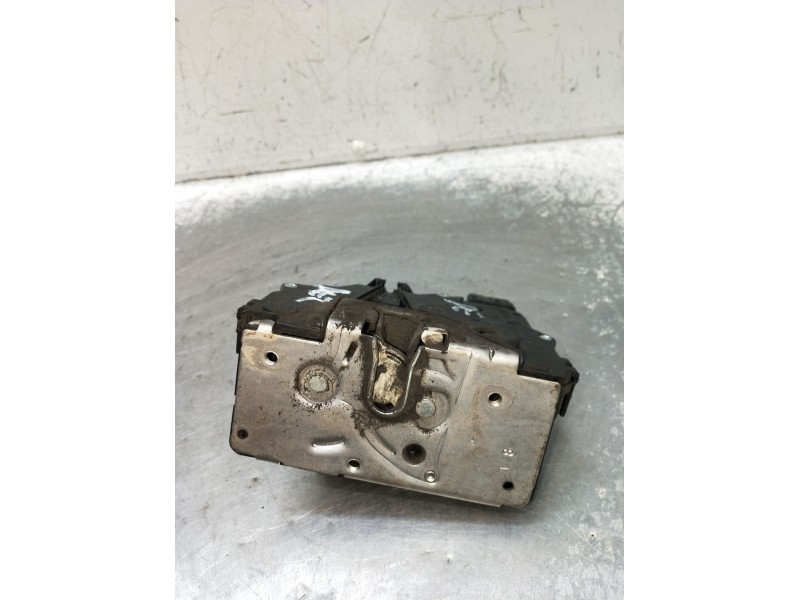 Recambio de motor cierre centralizado delantero derecho para opel corsa d color edition referencia OEM IAM 13258274 3P 2011