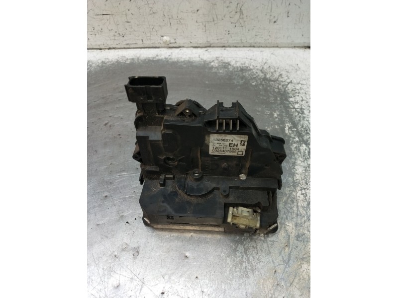 Recambio de motor cierre centralizado delantero derecho para opel corsa d color edition referencia OEM IAM 13258274 3P 2011