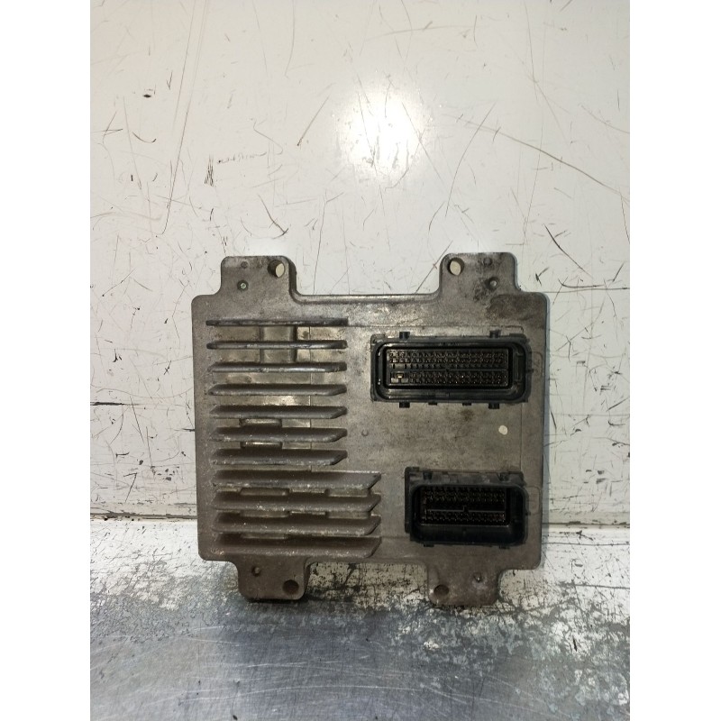 Recambio de centralita motor uce para opel corsa d color edition referencia OEM IAM E8355577841 86AAT456101900QM 2011