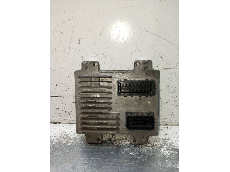 Recambio de centralita motor uce para opel corsa d color edition referencia OEM IAM E8355577841 86AAT456101900QM 2011