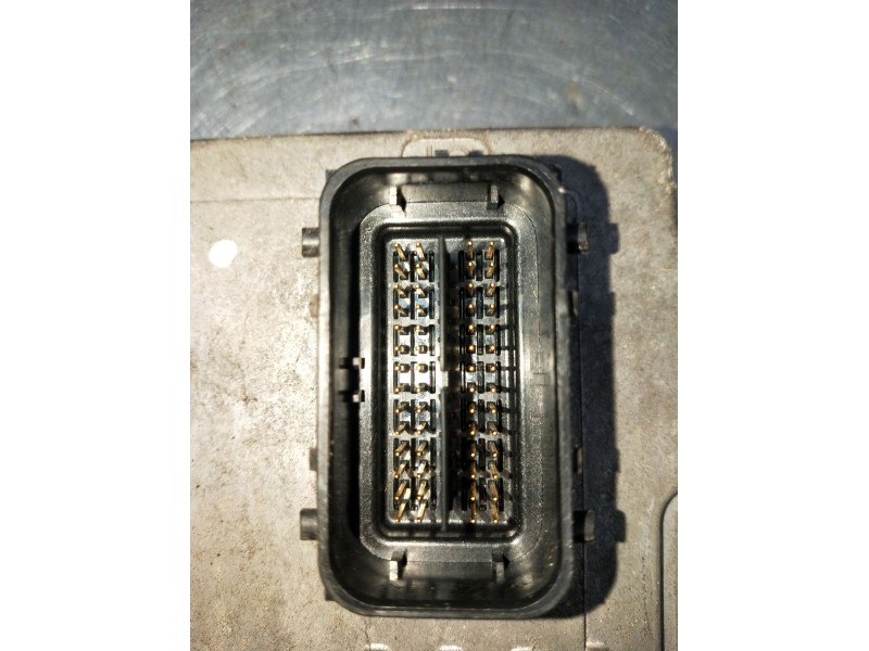 Recambio de centralita motor uce para opel corsa d color edition referencia OEM IAM E8355577841 86AAT456101900QM 2011