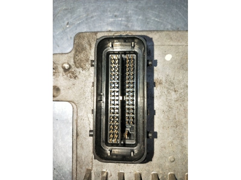 Recambio de centralita motor uce para opel corsa d color edition referencia OEM IAM E8355577841 86AAT456101900QM 2011