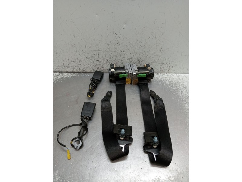 Recambio de juego cinturones delantero para mercedes-benz clase c (w203) c 220 cdi (203.006) referencia OEM IAM   2000 4P