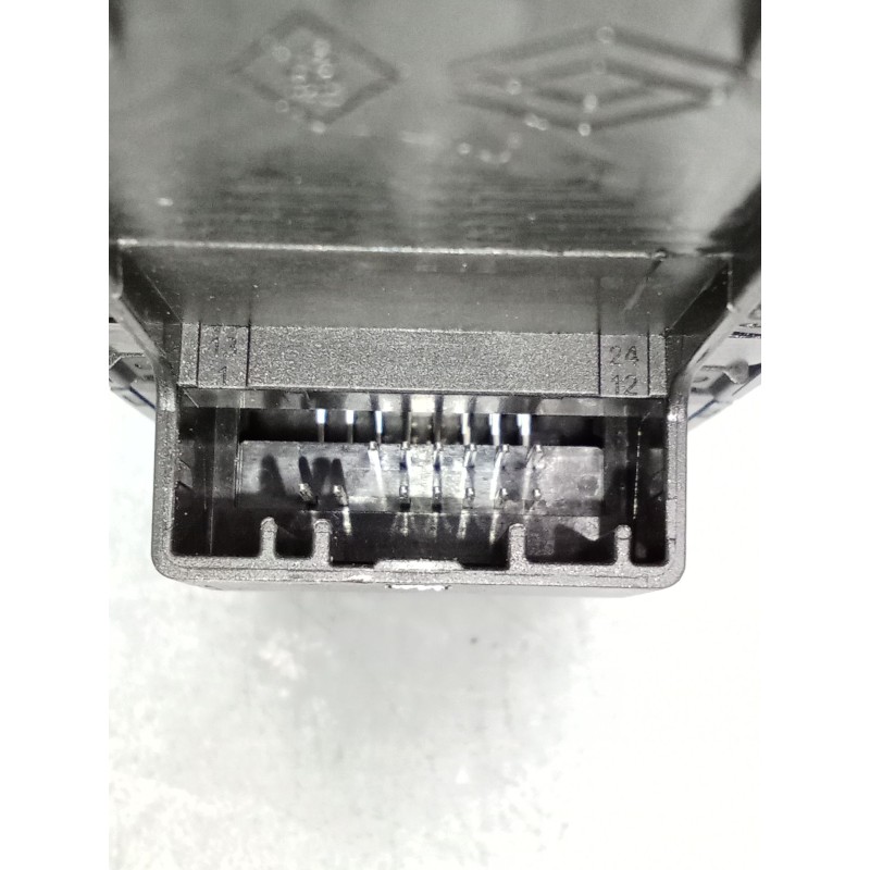 Recambio de mando elevalunas delantero izquierdo para renault arkana i (lcm_, ldn_) 1.6 e-tech 145 (ldmu) referencia OEM IAM 254