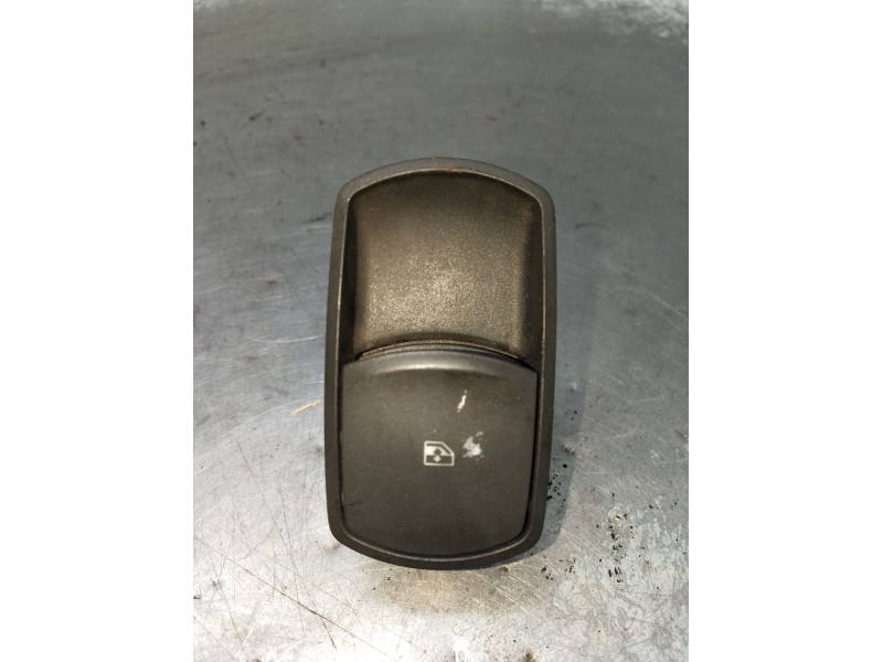 Recambio de mando elevalunas delantero derecho para opel corsa d color edition referencia OEM IAM 13189333RW 315625731 3P 2011