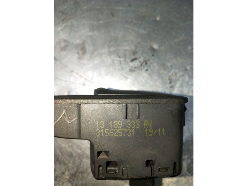 Recambio de mando elevalunas delantero derecho para opel corsa d color edition referencia OEM IAM 13189333RW 315625731 3P 2011